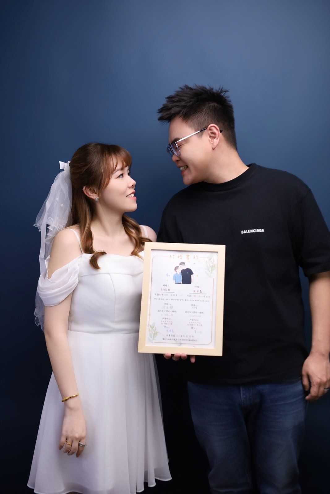 台中結婚登記寫真 頭紗與結婚書約合照 莎朗嘿yo